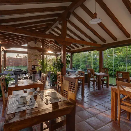 La Casa De Don Pablo 3*